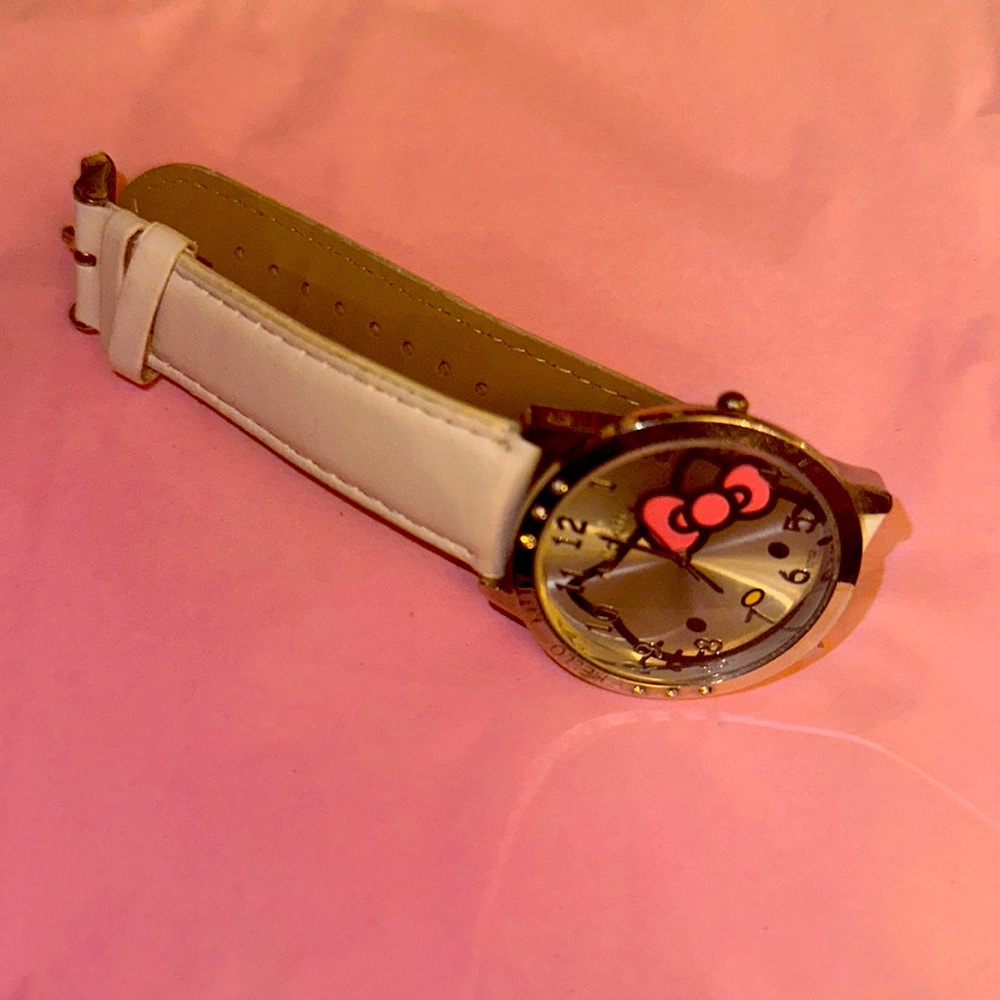 Hello Kitty 5702 Large Face Watch White Leather Band w/ 6 Diamonds. Black Band.